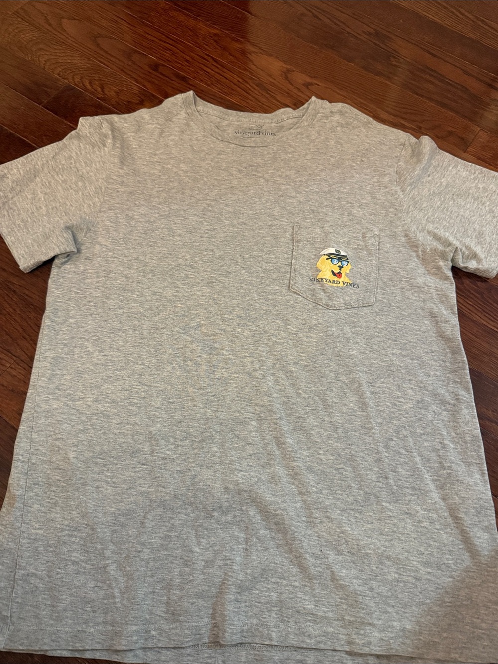 Vineyard Vines Light Gray Short-Sleeve Pocket Tee with Yellow Logo